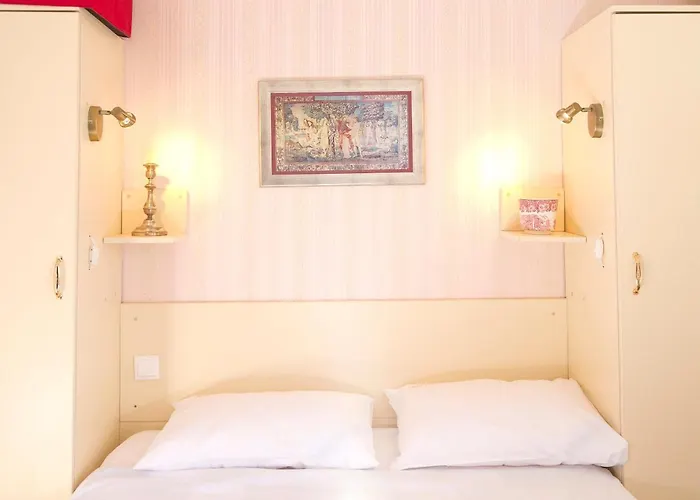 Spacious In With Private Pool Villa Seget Vranjica
