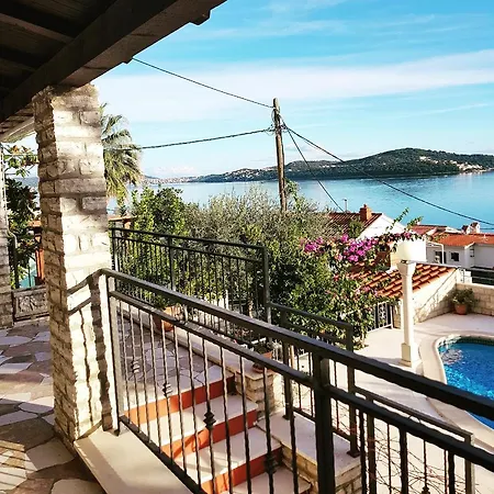 Spacious In With Private Pool Villa *