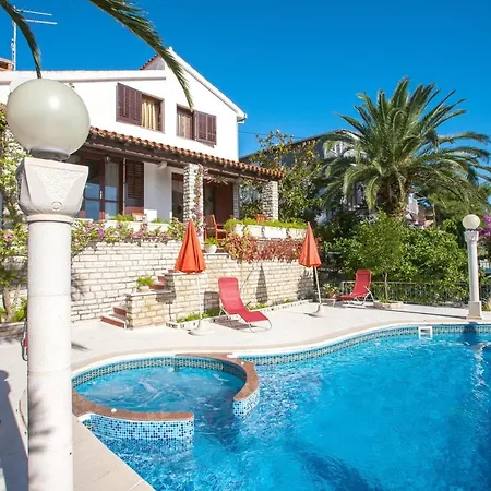 Spacious In With Private Pool Villa Seget Vranjica