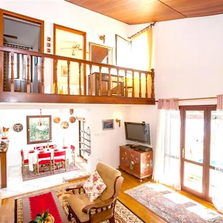 Spacious In With Private Pool Villa
