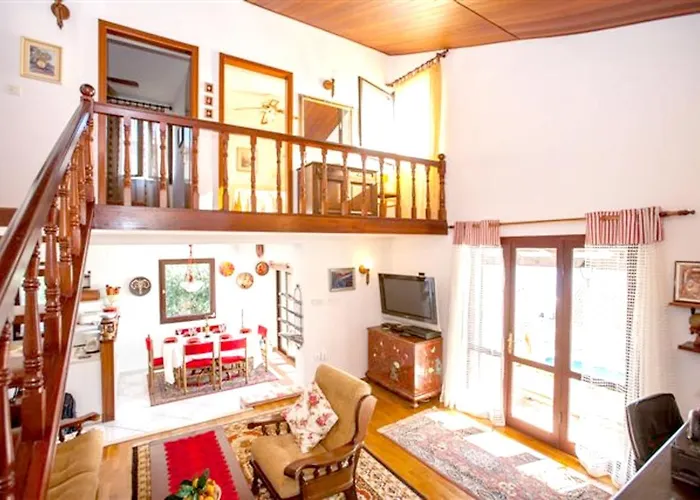 Spacious In With Private Pool Willa